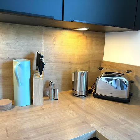 Rema Homes - Gesamte Wohnung, Kueche, Parkplatz, Terrasse