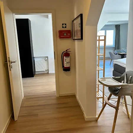 Rema Homes - Gesamte Wohnung, Kueche, Parkplatz, Terrasse