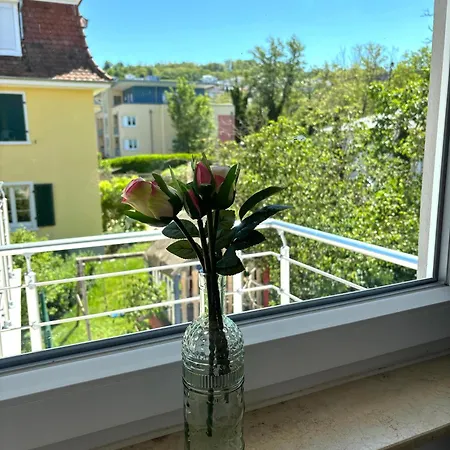 Apartment Gesamte Wohnung, Kueche, Parkplatz, Terrasse *